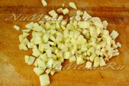 Padlizsán, sült a kemencében paradicsommal és sajttal és a hús