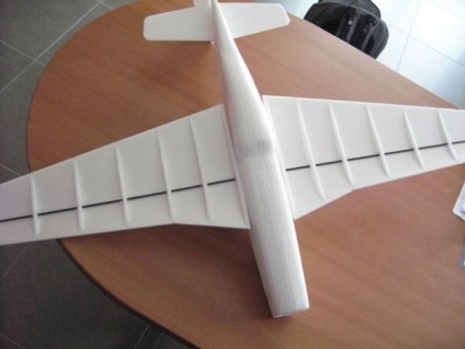 Швидке виготовлення авіамоделі напівкопч з стельової плитки