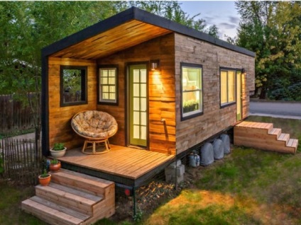 Cabane cu verandă, toaletă, instalare de scări, video, fotografie