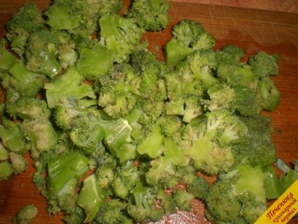 Brokkoli, tejszínes mártással (recept lépésről lépésre a fotó)