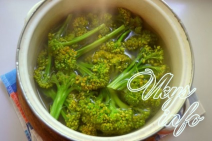 Broccoli într-o rețetă cremoasă cu o fotografie