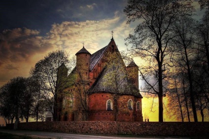 Bisericile fortificate din Belarus (au ales locuri de odihnă) Biserica-cetate din Belarus