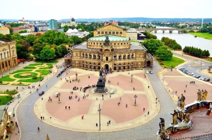 Dresden vizitează într-o zi, încântând turiștii