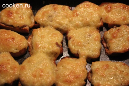 Sandvișuri fierbinți cu carne tocată - rețetă cu fotografie