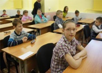 Pregătirea copiilor pentru examenul internațional în limba engleză pearson test tineri studenți în Sankt Petersburg