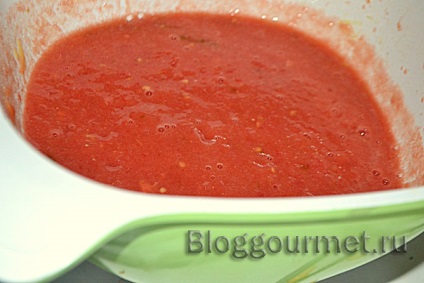 Густий томатний суп з мідіями