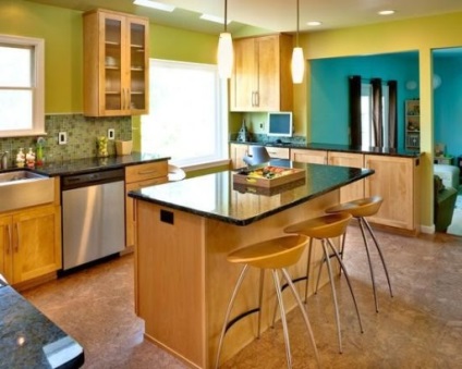 Belső sárga-zöld konyha fotó tervezési ötletek