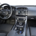Jaguar xe vs mercedes c pisica britanica impotriva starului german, autoportal, auto-digest