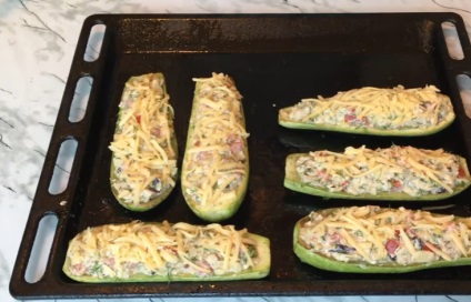 Zucchini cu carne tocată, coapte în cuptor 4 rețete umplute cu dovlecei