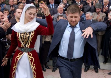 Kadyrov a cerut să limiteze în Cecenia vânzarea de rochii de mireasă deschise, bloggerul mari-mari pe site-ul 30