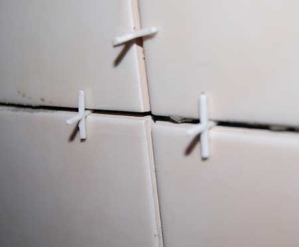 Який зазор між плиткою на стіні (ширина шва), потрібно робити у ванній кімнаті