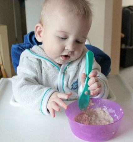 Як правильно давати прикорм 6 місячній дитині