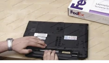 Hogyan cseréljük ki a képernyőt Acer Aspire 5534 laptop