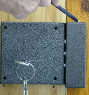 Cum să instalezi singura încuietoarea pe ușă