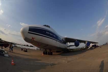 Cum se construiește avionul AN-124-100-Ruslan, cum se face?