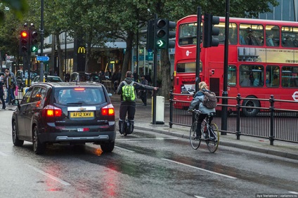 Cum arata Ambasada Rusiei la Londra, mai proaspata - cea mai buna din Runet pentru o zi!