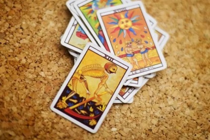 Tarot carduri cu propriile mâini puterea lor speciale de o punte de auto-a făcut