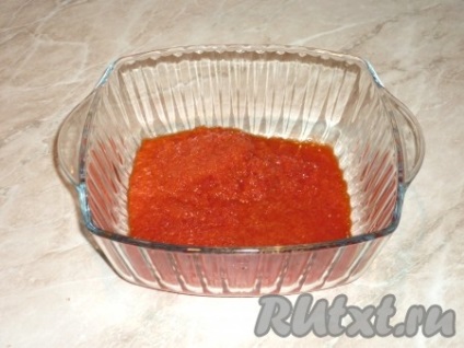 Кетчуп з помідорів з крохмалем на зиму - рецепт з фото