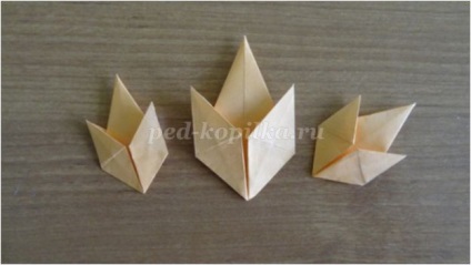 Maple frunze din hârtie în tehnica origami