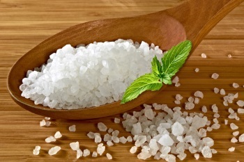 Лікувальні властивості гіпертонічного розчину кухонної солі