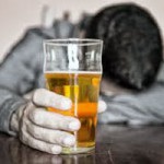 Лікуємо алкоголізм без відома хворого народними засобами