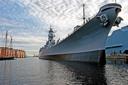 Battleship Iowa jellemzők