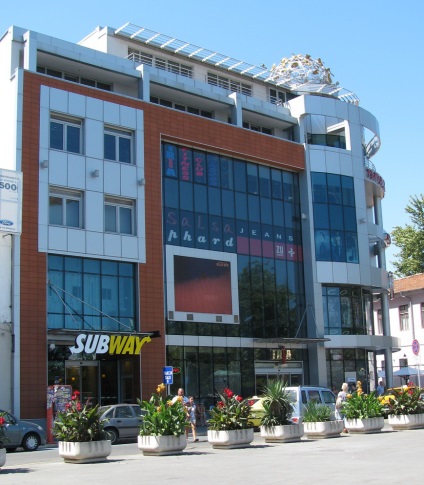 Magazine în Burgas, centre comerciale Burgas plaza și tria