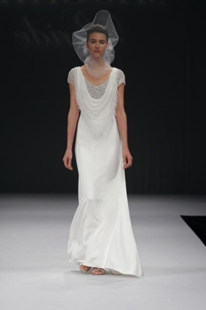 Мода 2013 прямі весільні сукні