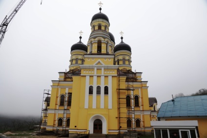 Монастир кепріяна - монастир хинку - монастир Верзерешть - село долна