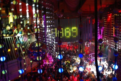 Viata de noapte si cluburile de noapte din cele mai populare 7 discoteci din Ibiza