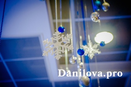 Karácsonyi dekoráció bemutatóterem bmw, stúdió dekoráció Anastasia Danilova