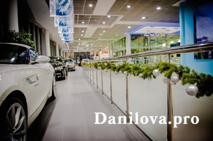 Karácsonyi dekoráció bemutatóterem bmw, stúdió dekoráció Anastasia Danilova