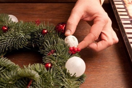 Karácsonyi díszek a kezeddel (ékszerek) Karácsonyi díszek saját kezűleg