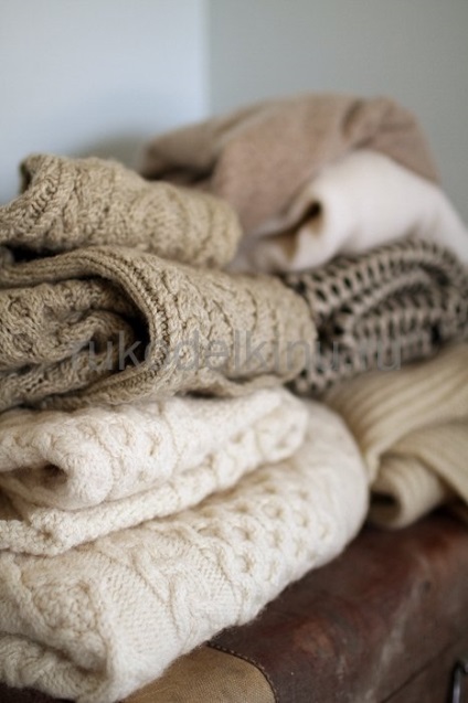 Pătură fabricată din haine vechi și pulovere