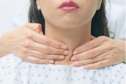 Simptomele principale ale nodurilor din glanda tiroidă