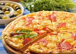 Піца з листкового тіста - рецепт приготування з фото