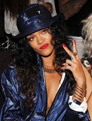 Rihanna despre relațiile ei cu bărbații, Marie Claire
