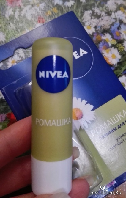 Лайка за устни от NIVEA - NIVEA балсам за устни лайка и невен