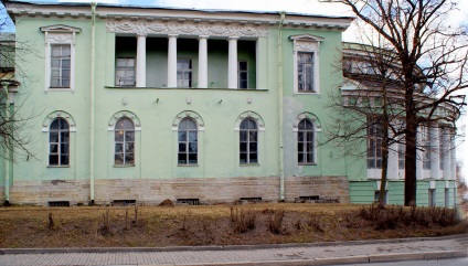 Kertészeti 14 (pavilonok összekötő házzal) kert 14