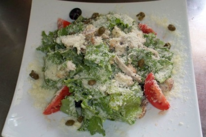 Salata de Caesar cu file de pui