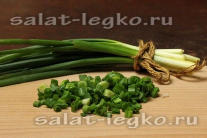 Salată de file de pui și legume proaspete