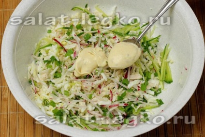 Салат з курячого філе і свіжих овочів