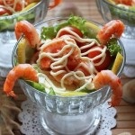 Salata cu squid, castravete și mazăre verde, gătiți, bucurați-vă!