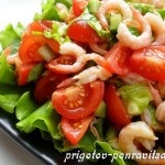 Salata cu squid, castravete și mazăre verde, gătiți, bucurați-vă!