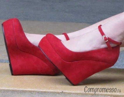 З чим носити червоні туфлі