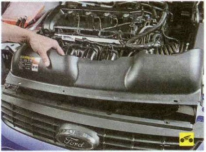 Demontarea, montarea și reglarea blocajului capotei și a sistemului său de acționare - Ford Focus 2