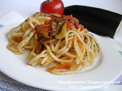 Spaghete cu dovlecei, morcovi și roșii, enciclopedii macaroane