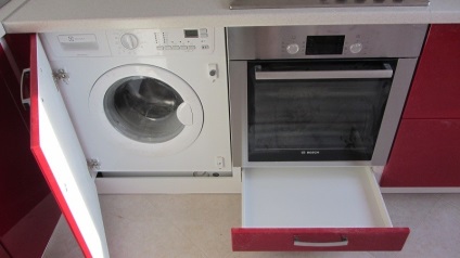 Mosógép a konyha beépített mosógéppel