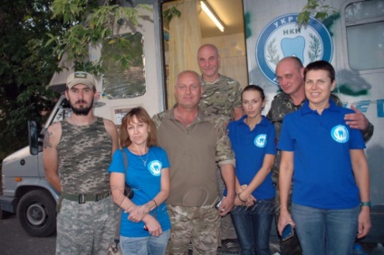 Стоматологи-волонетри розповіли, як рятують бійців від зубного болю на передовій (фото) - останні