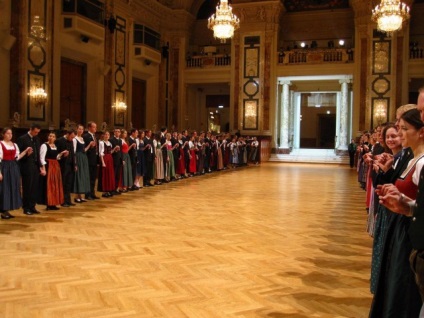 Toată lumea dansează! Bile de sezon de la Viena